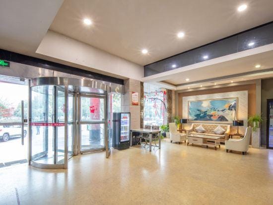 Tongling Yiyang Yinhu Hotel (Patio Lake Park) Hotel in Jiangsu