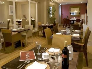 The Beaufort, Raglan Hotel in Wales