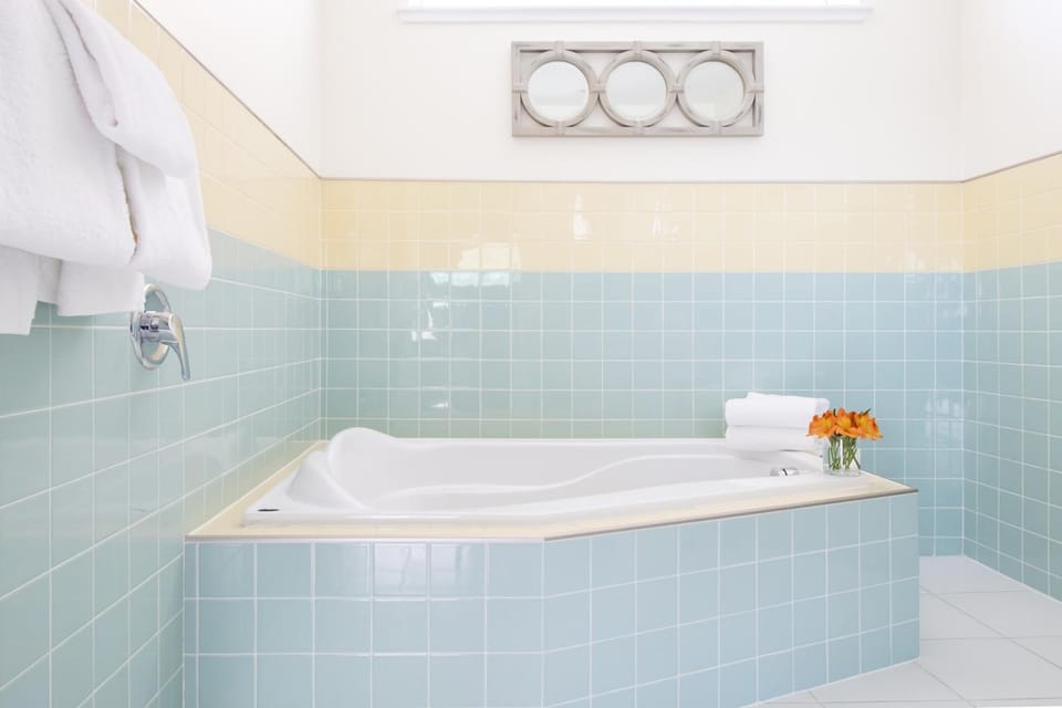 Retro Suites Hotel Hotel in Chatham-Kent