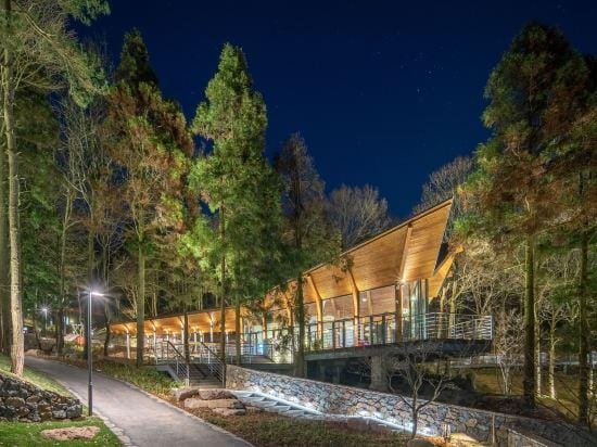 China Forest Nanyuan Clouds Stream Hotel in Zhejiang
