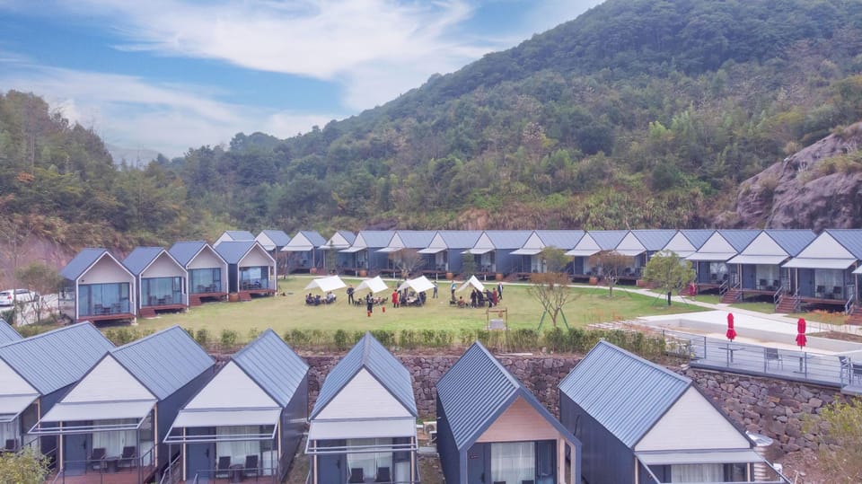 Banshan Banshui Resort Hotel in Zhejiang