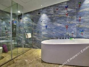 Baina Hotel (Ningbo Laowaitan Shuguang Metro Station Branch) Hotel in Zhejiang