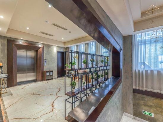Four Seasons Qingteng Hotel (Beilun Chunxiao Wanren Beach) Hotel in Zhejiang