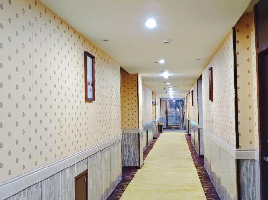 Super 8 Hotel Fenghua Yue Lin Lu Hotel in Zhejiang