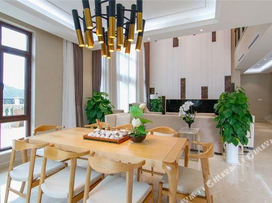 Howard Johnson Dongqian Lake  Plaza Ningbo（Erling Mountain Hot Spring） Hotel in Zhejiang
