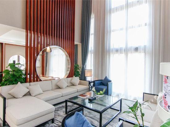 Howard Johnson Dongqian Lake  Plaza Ningbo（Erling Mountain Hot Spring） Hotel in Zhejiang