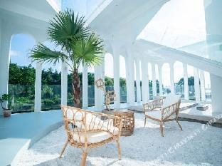 Lianyungang H2O B & B Hotel in Jiangsu