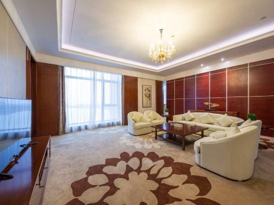 Continental Bridge Convention Centre Hotel Lianyungang Hotel in Jiangsu