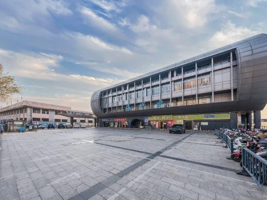 GreenTree Alliance Hotel (Lianyungang Haizhou Ancient City) Hotel in Jiangsu
