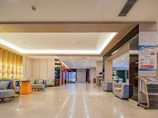 Luck 7 Inn Hotel in Hubei