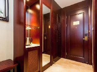 Tianhua Hotel (Jiangyin Square) Hotel in Suzhou