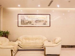 Tianhua Hotel (Jiangyin Square) Hotel in Suzhou