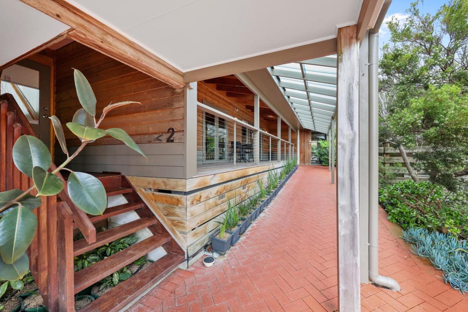 Waves Luxury Suites & Port Central Apartments Hotel in Port Campbell