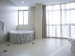 Luhe Hotel (Jinhua High-speed Railway Station) Hotel in Zhejiang