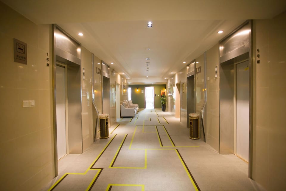 Hello Light Hotel (Hefei Binhu Suncreative Paradise Store) Hotel in China