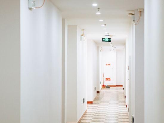 Yiju Hotel (Fuchunjiang Road) Hotel in Zhejiang