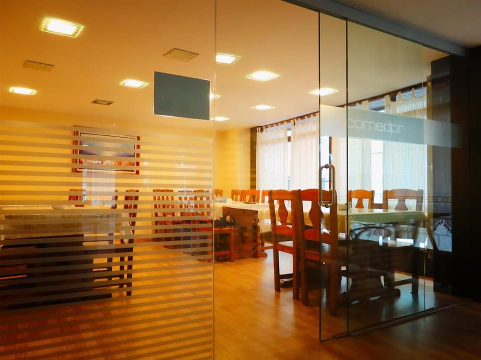 Shared lounge/TV area
