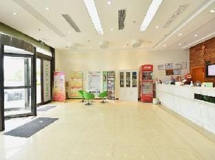 Green Tree Hotel (Huainan West Shungeng Road Huili Avenue Store) Hotel in Jiangsu