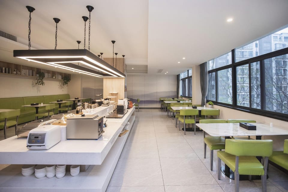 Qingmu Select Hotel (Changzhou Yancheng Xintiandi Park Subway Station) Hotel in Suzhou