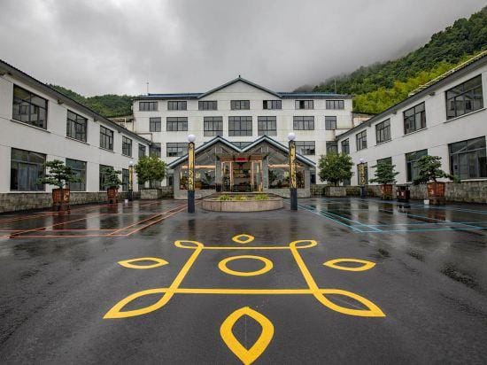 Tiantang Mountain Original Ecological Resort Hotel in Zhejiang