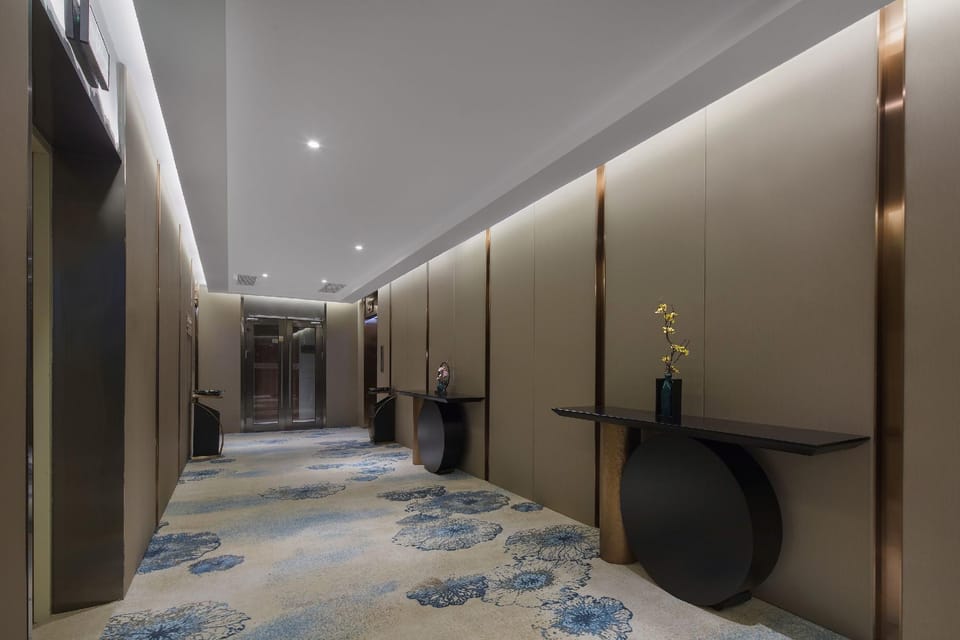 L'Oreal County Hotel (Changsha Desiqin Square Maozhutang Metro Station Branch) Hotel in China