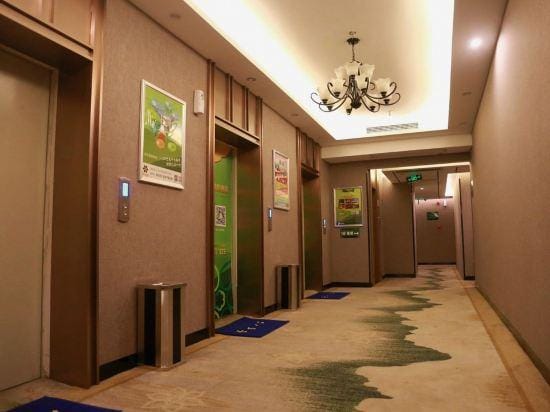 Leiketai Theme Hotel (Bengbu Railway Station Branch) Hotel in Jiangsu