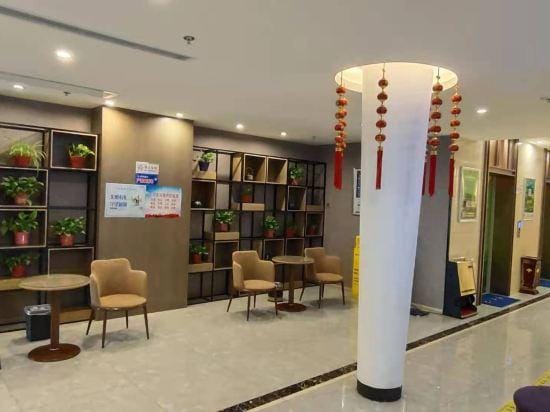 Leiketai Theme Hotel (Bengbu Railway Station Branch) Hotel in Jiangsu