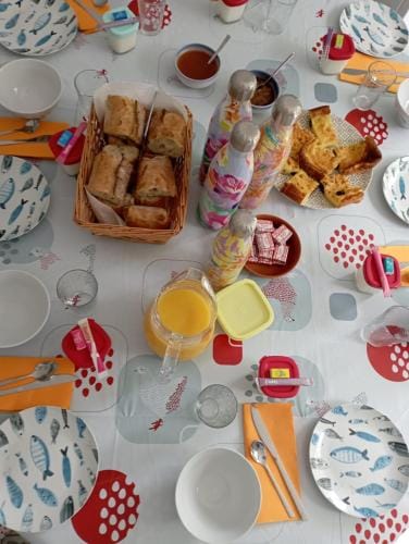 Chambres d'hotes cosy avec salle de bain privative - Wifi - cuisine partagee - Parking gratuit Hotel in Brittany