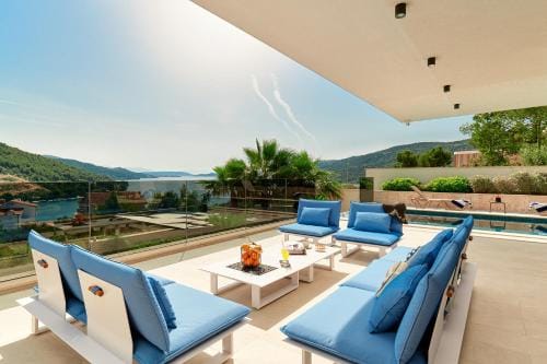 Villas Lucy - 1 Lemon -outdoor pool , 2 Cherry-indoor pool and 3 Plum-outdoor pool Hotel in Šibenik-Knin County, Croatia