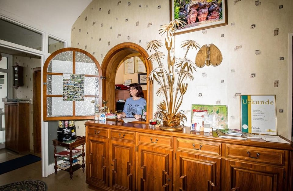 Villa Bruderfels, Garni Hotel in Rhineland-Palatinate