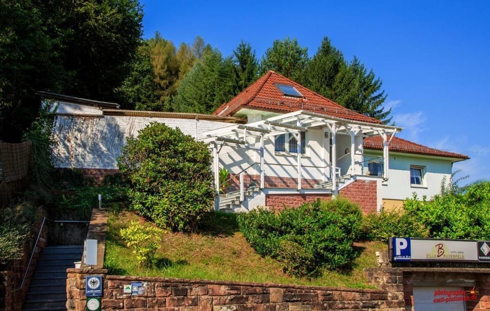 Villa Bruderfels, Garni Hotel in Rhineland-Palatinate