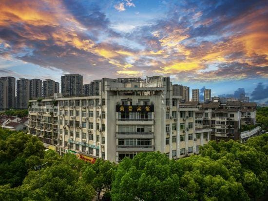 Beautiful View Light Luxury Holiday Hotel (Huzhou City Center) Hotel in Suzhou