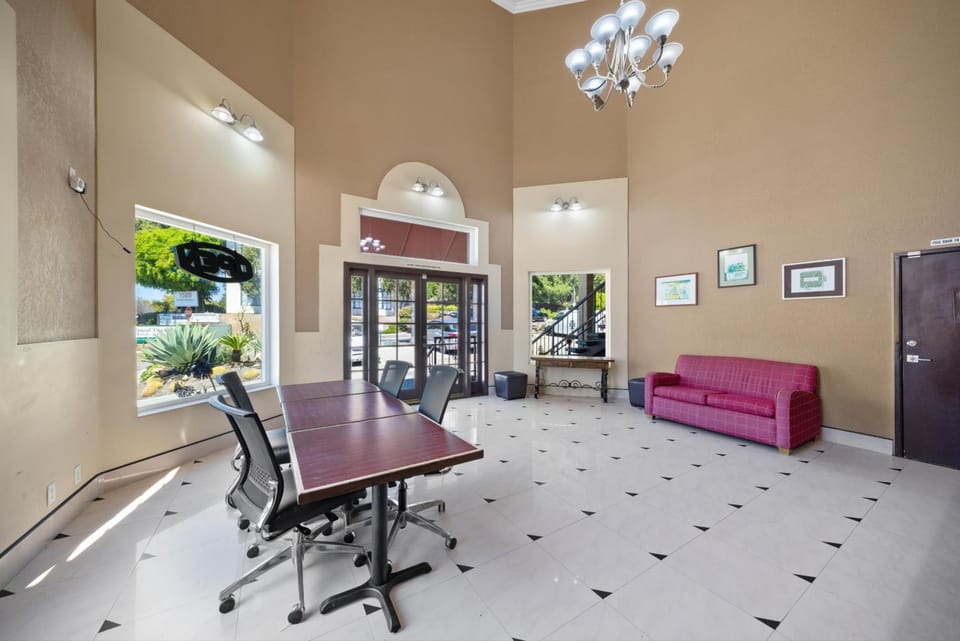 Econo Lodge Inn & Suites Fallbrook Downtown Hotel in Fallbrook