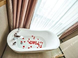 Lavande Hotels (Haining Leather City Yintai) Hotel in Hangzhou