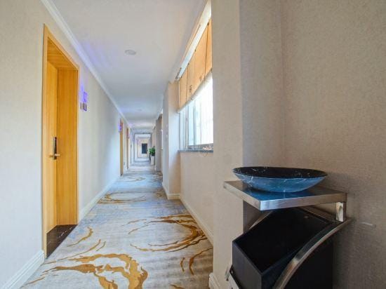baida Hotel (Kunshan Railway Station Kunshan Commercial Building) Hotel in Shanghai
