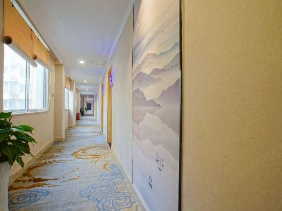 baida Hotel (Kunshan Railway Station Kunshan Commercial Building) Hotel in Shanghai
