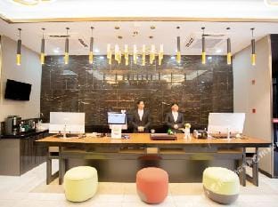 Bai Yu Lan Jiu Dian Kun Shan Ba Li Chun Tian Zhen Chuan Xi Lu Dian Hotel in Shanghai