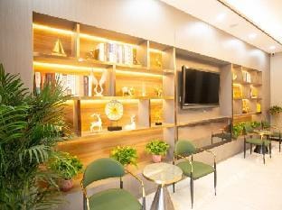 Bai Yu Lan Jiu Dian Kun Shan Ba Li Chun Tian Zhen Chuan Xi Lu Dian Hotel in Shanghai