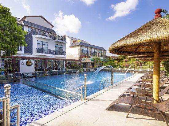 Free and Easy Guesthouse Hotel in Sanya