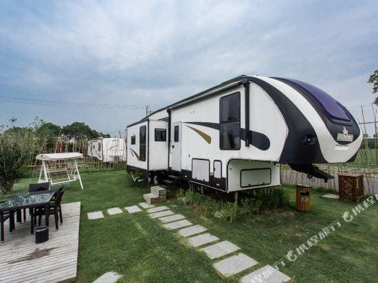 Leying Dianshan Lake International Camp Hotel in Shanghai