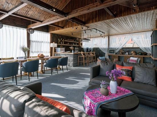 Bodu Lake View Inn Hotel in China