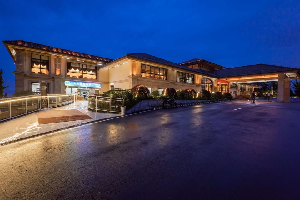 Canghai Golf art Hotel Hotel in China