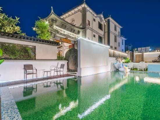 First Sight Yingshan Resort Hotel in China