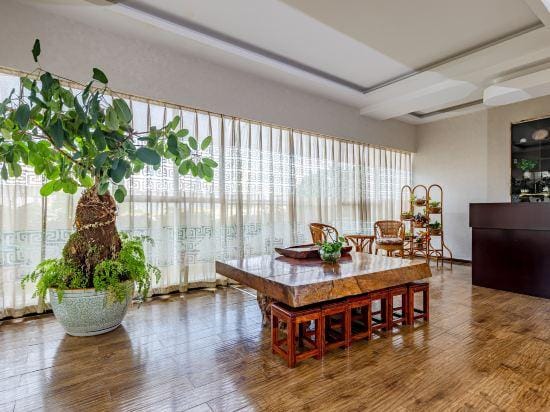 Yunnan Education Training Maison Hotel in China