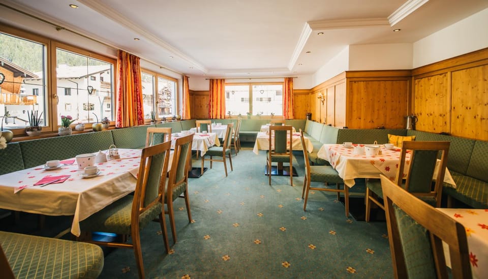 Hotel Dr Otto Murr B&B Hotel in Saint Anton am Arlberg