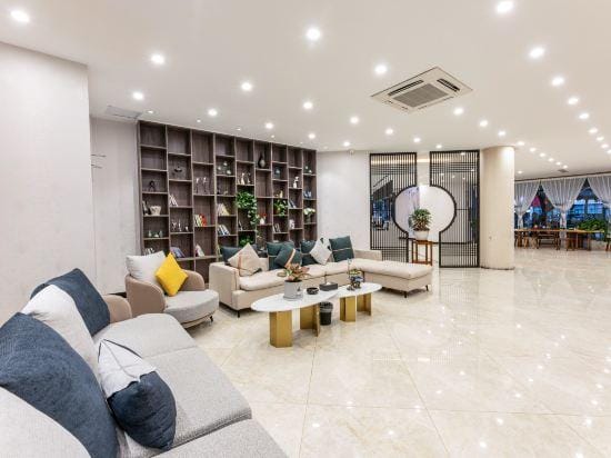 The Four Seasons Hotel Huzhou Nanxun Ancient Town Hotel in Suzhou