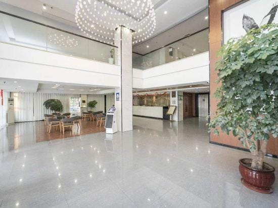 Huzhou Zhongwu Grand Hotel (Taihu Moon Bay) Hotel in Suzhou
