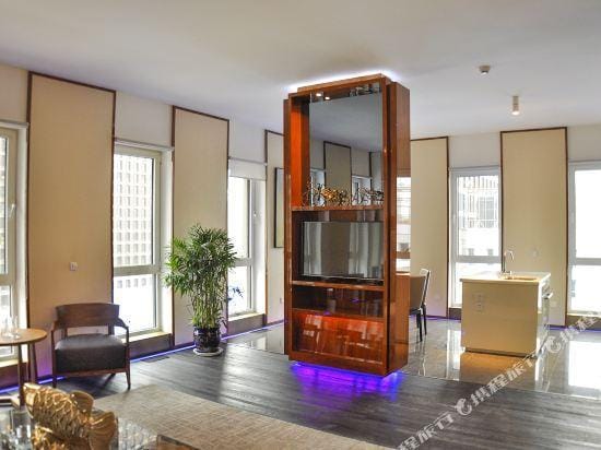 Lijing Moma Apartment Hotel in China