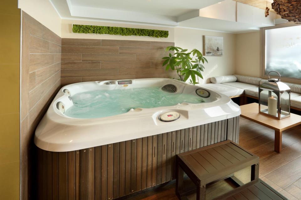 Hot tub