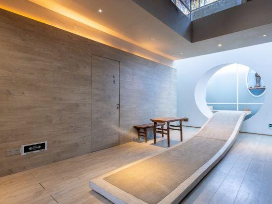 Fudian Chanyin Inn Hotel in Shanghai
